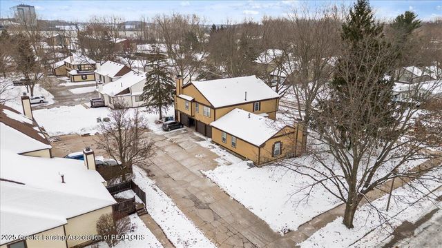 2901 Staten 14, Lansing, MI 48910