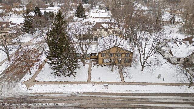 2901 Staten 14, Lansing, MI 48910