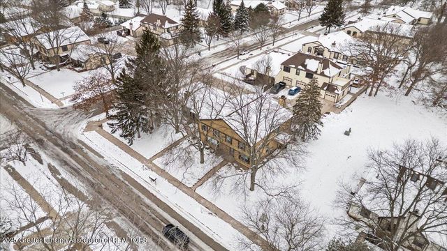 2901 Staten 14, Lansing, MI 48910