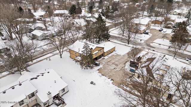 2901 Staten 14, Lansing, MI 48910