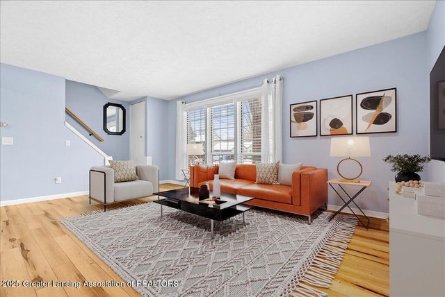 2901 Staten 14, Lansing, MI 48910