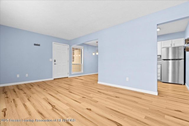 2901 Staten 14, Lansing, MI 48910