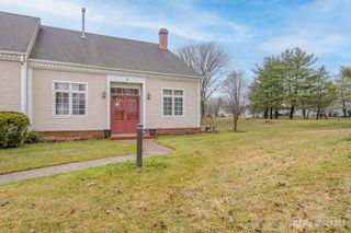 1-F Chadwick Lane, Monroe, NJ 08831