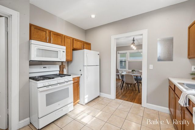 910 Benjamin Avenue Se, City Of Grand Rapids, MI 49506
