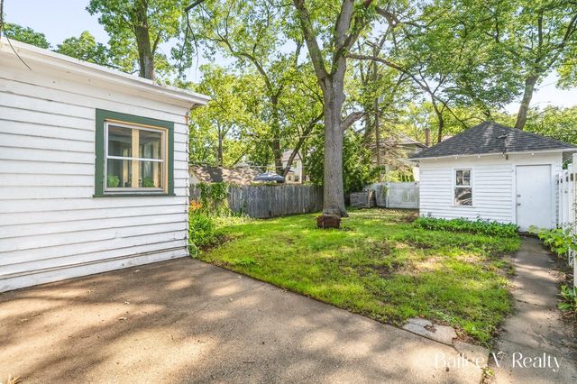 910 Benjamin Avenue Se, City Of Grand Rapids, MI 49506