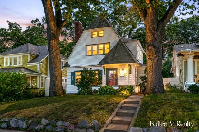910 Benjamin Avenue Se, City Of Grand Rapids, MI 49506