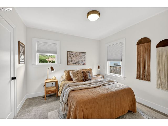 6612 Se TAGGART St, Portland, OR 97206