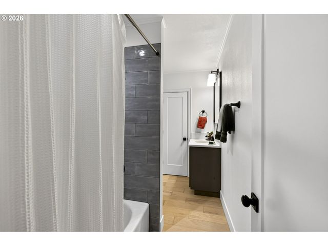 6612 Se TAGGART St, Portland, OR 97206