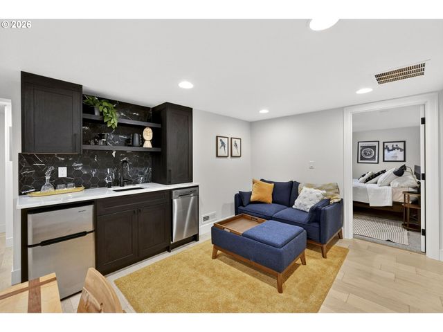 6612 Se TAGGART St, Portland, OR 97206