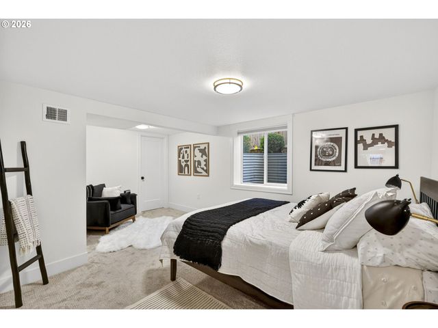 6612 Se TAGGART St, Portland, OR 97206