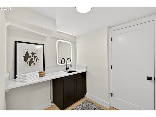 6612 Se TAGGART St, Portland, OR 97206