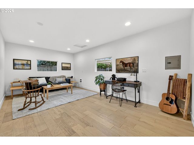 6612 Se TAGGART St, Portland, OR 97206