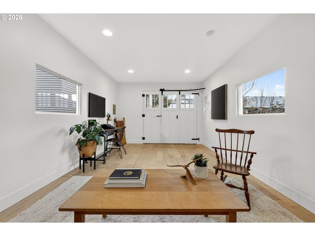 6612 Se TAGGART St, Portland, OR 97206