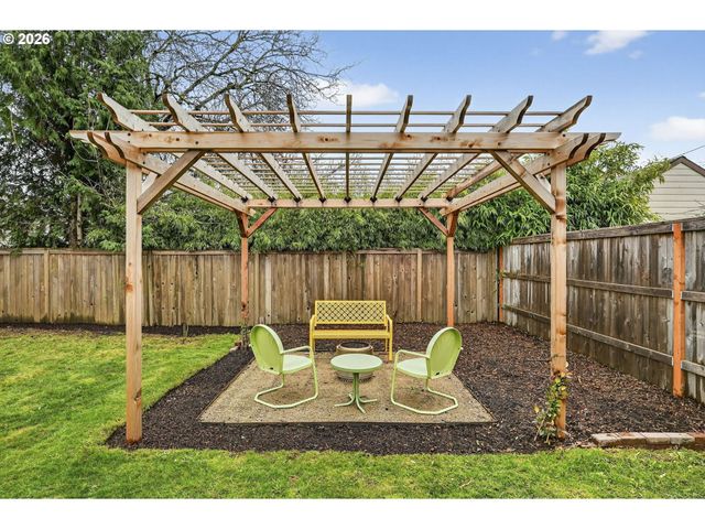 6612 Se TAGGART St, Portland, OR 97206