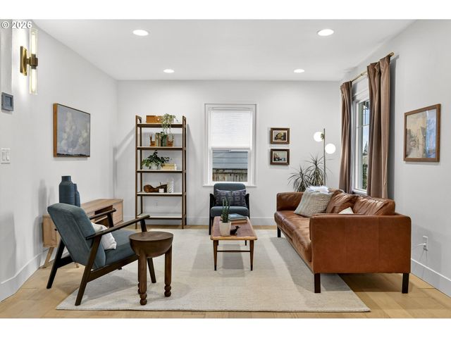 6612 Se TAGGART St, Portland, OR 97206