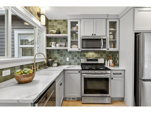 6612 Se TAGGART St, Portland, OR 97206