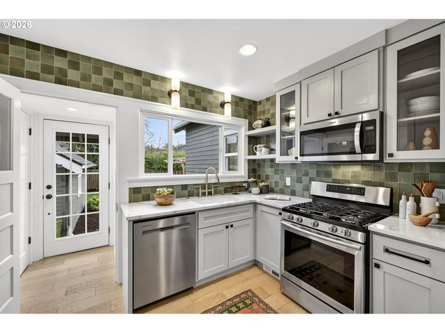 6612 Se TAGGART St, Portland, OR 97206