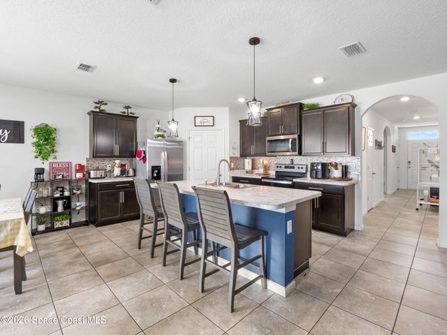 104 Carmelite Avenue NW, Palm Bay, FL 32907