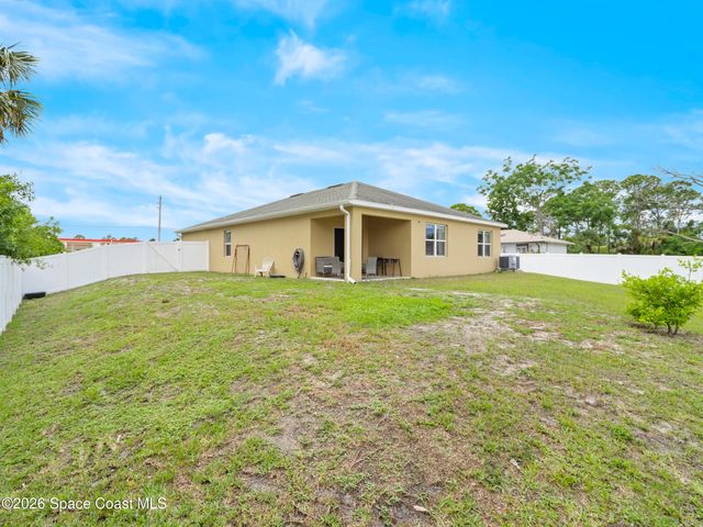 104 Carmelite Avenue NW, Palm Bay, FL 32907