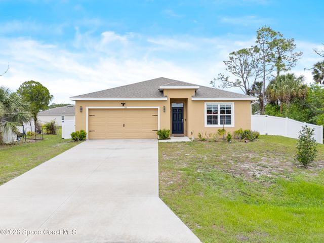 104 Carmelite Avenue NW, Palm Bay, FL 32907