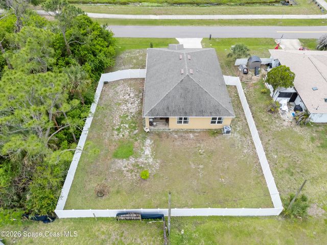 104 Carmelite Avenue NW, Palm Bay, FL 32907