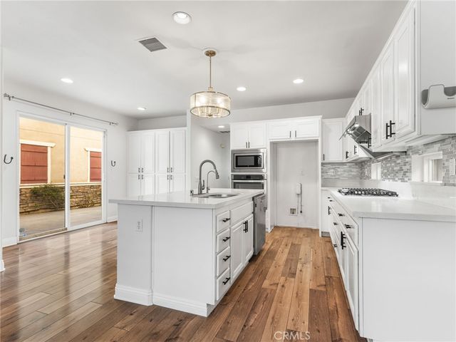7927 Glide Path Court, Chino, CA 91708