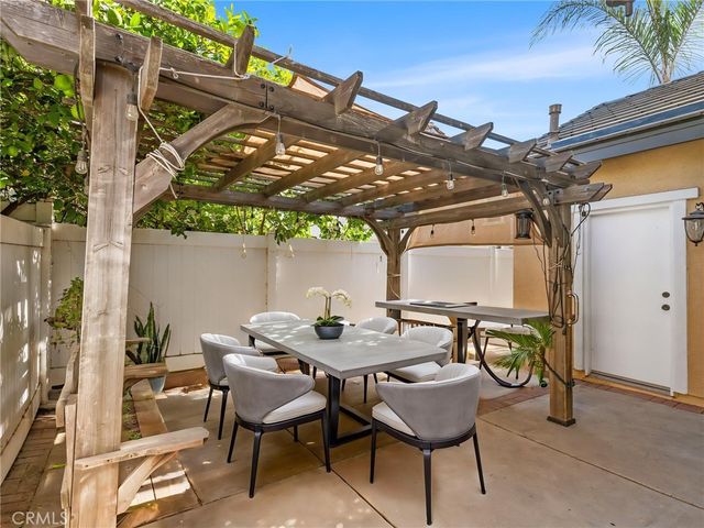 7927 Glide Path Court, Chino, CA 91708