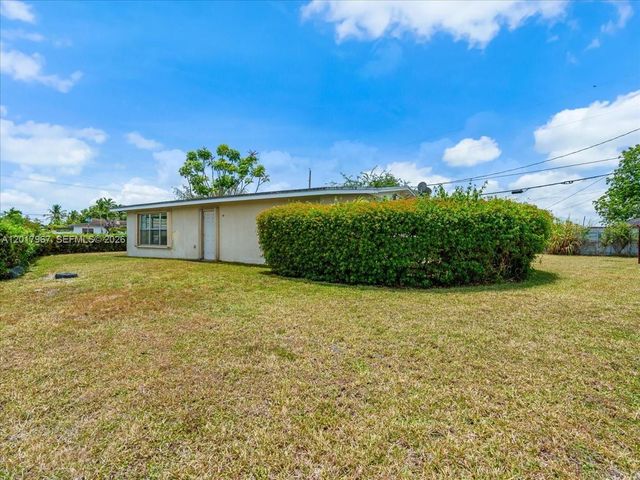 11901 SW 177th Ter, Miami, FL 33177