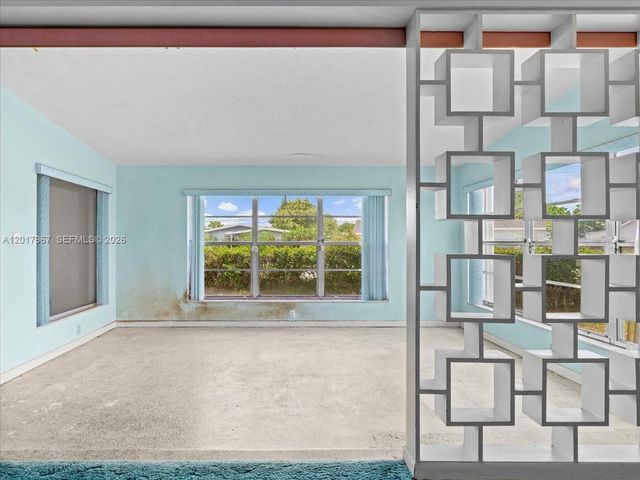 11901 SW 177th Ter, Miami, FL 33177