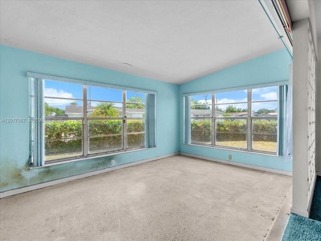 11901 SW 177th Ter, Miami, FL 33177