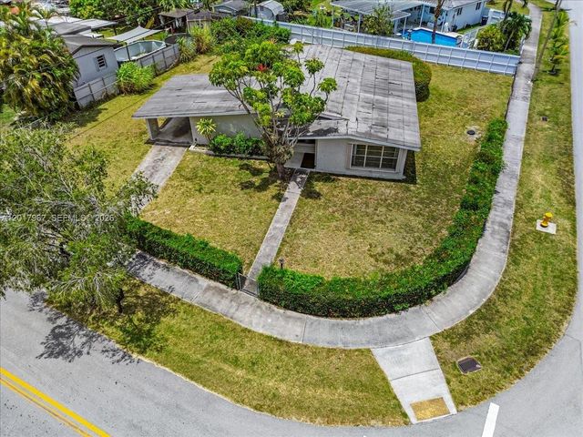 11901 SW 177th Ter, Miami, FL 33177