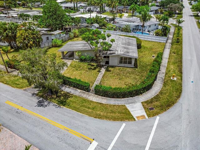 11901 SW 177th Ter, Miami, FL 33177