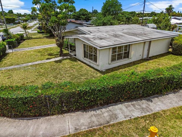 11901 SW 177th Ter, Miami, FL 33177