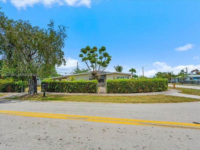 11901 SW 177th Ter, Miami, FL 33177