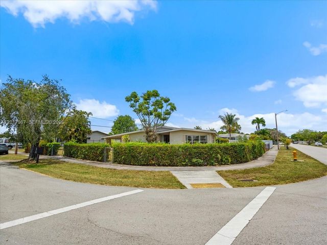 11901 SW 177th Ter, Miami, FL 33177