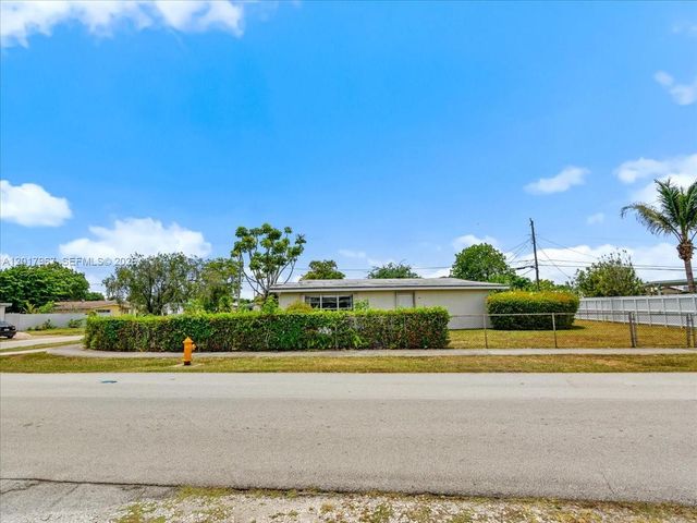 11901 SW 177th Ter, Miami, FL 33177