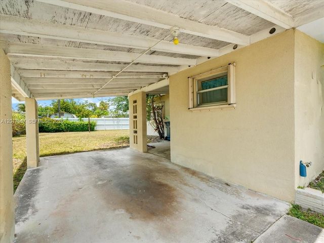 11901 SW 177th Ter, Miami, FL 33177