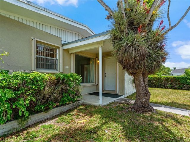 11901 SW 177th Ter, Miami, FL 33177