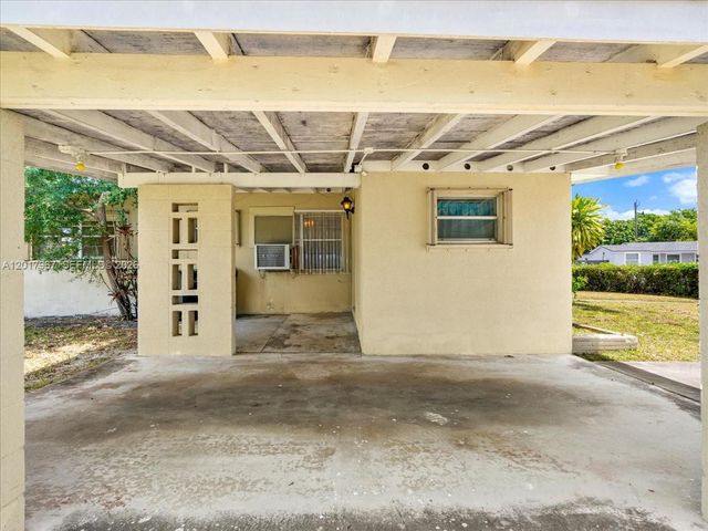 11901 SW 177th Ter, Miami, FL 33177