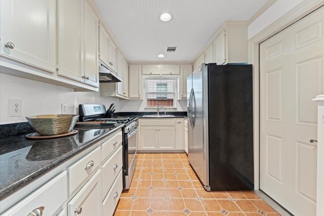9618 Chatfield Street, Houston, TX 77025