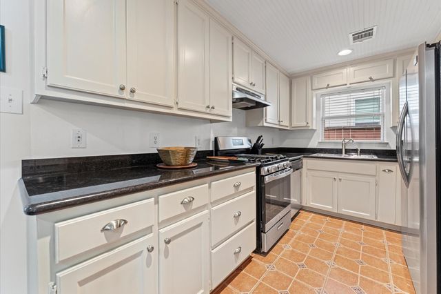9618 Chatfield Street, Houston, TX 77025