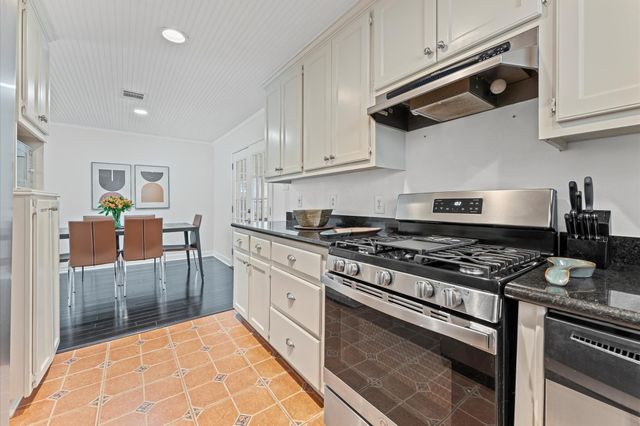 9618 Chatfield Street, Houston, TX 77025