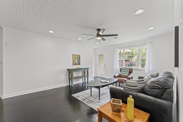 9618 Chatfield Street, Houston, TX 77025