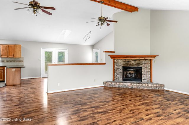 199 Lickskillet Dr, Shepherdsville, KY 40165