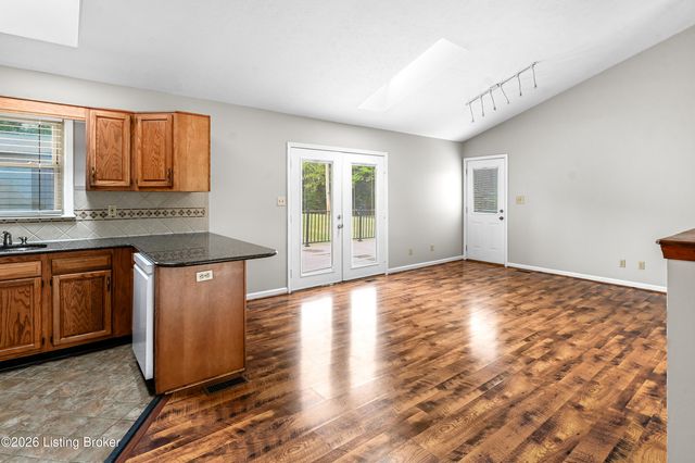 199 Lickskillet Dr, Shepherdsville, KY 40165