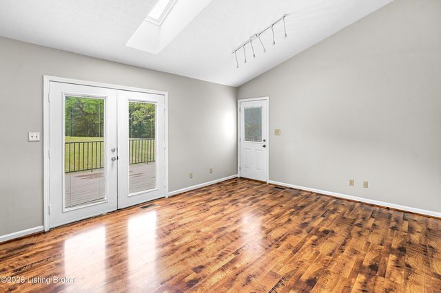 199 Lickskillet Dr, Shepherdsville, KY 40165