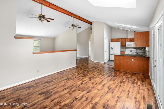 199 Lickskillet Dr, Shepherdsville, KY 40165