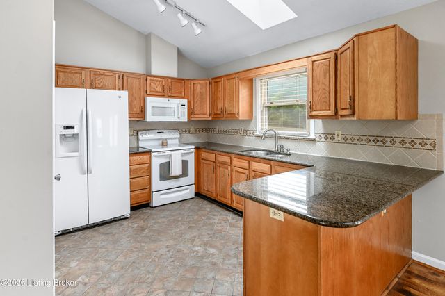 199 Lickskillet Dr, Shepherdsville, KY 40165