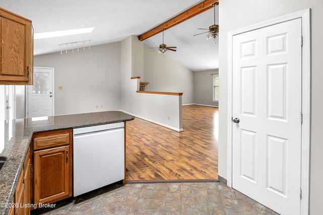 199 Lickskillet Dr, Shepherdsville, KY 40165