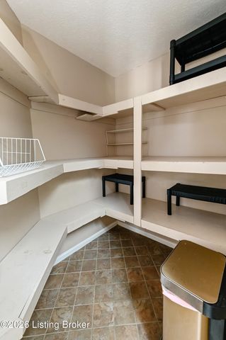 199 Lickskillet Dr, Shepherdsville, KY 40165